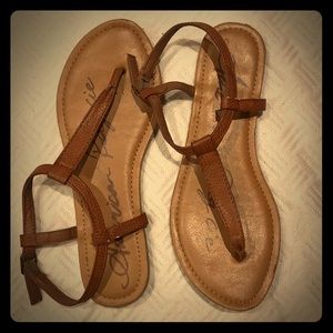 Womens Leather Open Toe Casual T-Strap Sandals